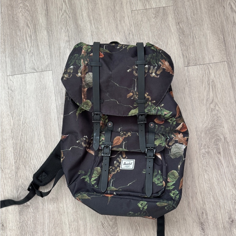 Herschel Supply Company Black and Green Leafy Men's Backpack